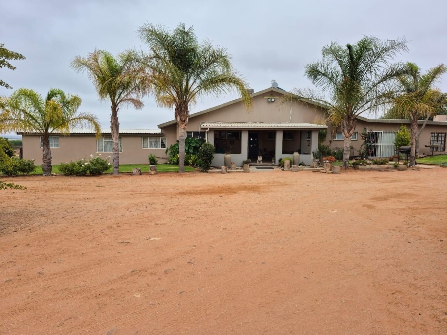 4 Bedroom Property for Sale in Vredendal Rural Western Cape